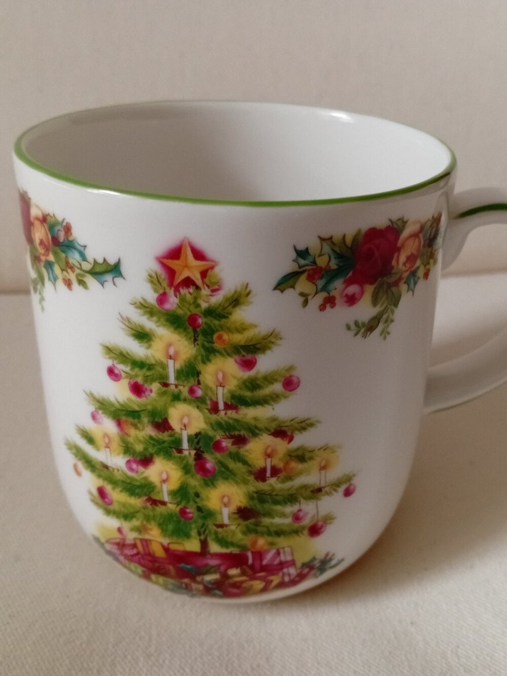 ROYAL ALBERT Old Country Roses 'Holiday Classics Collection' Ceramic Tea Cup